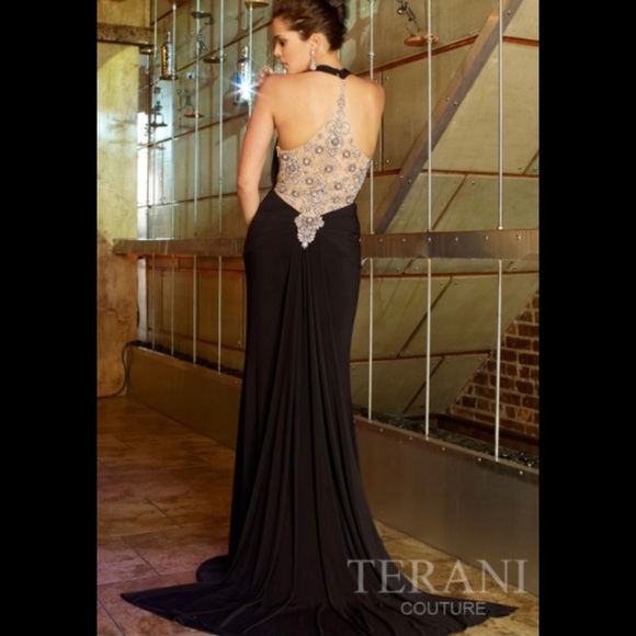 Terani Couture Chic Bead Embellished V-Neck-Black - Picture 6 of 17